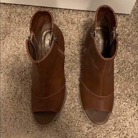 Open Toe Booties - Picture 5 of 6